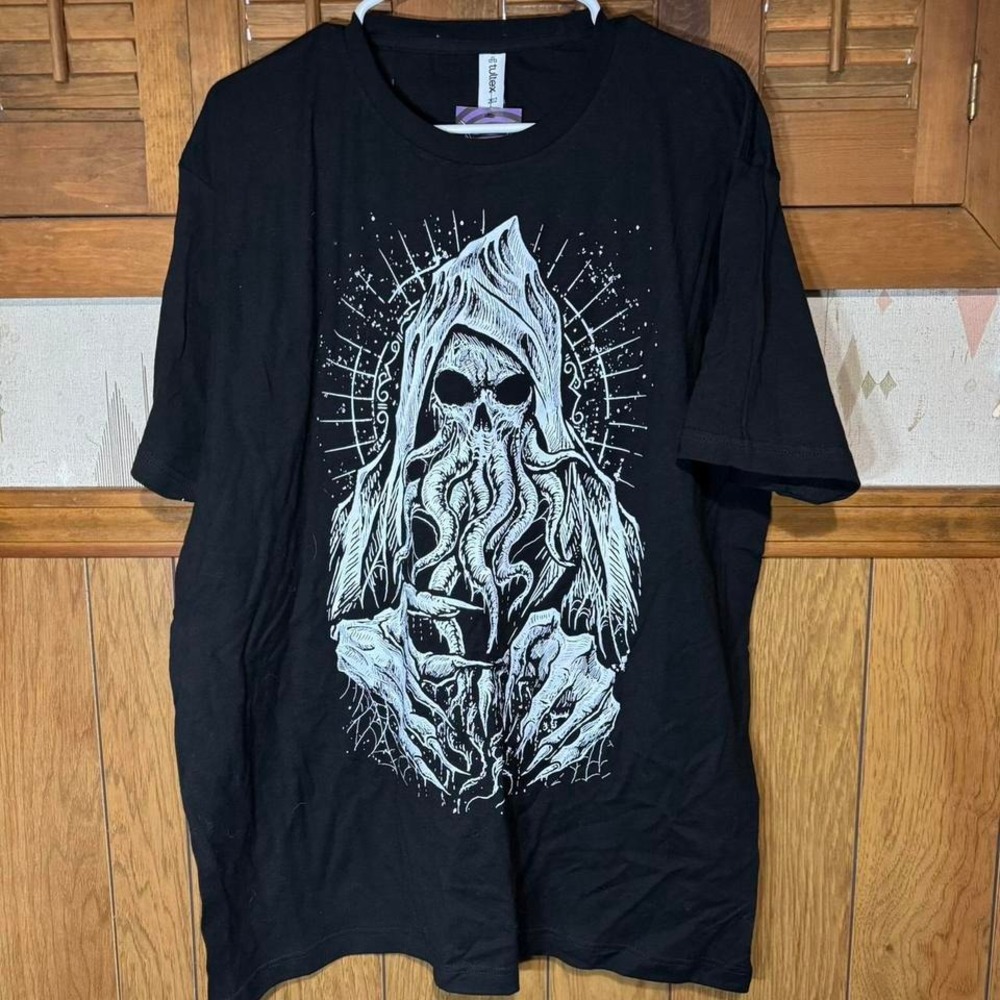 Vampire Freaks Black and white Cthulhu skater tee Size XL NEW